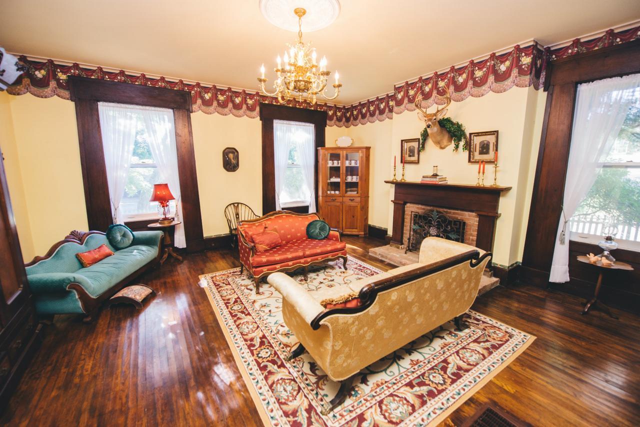 Old Caledonian Bed & Breakfast Exterior foto