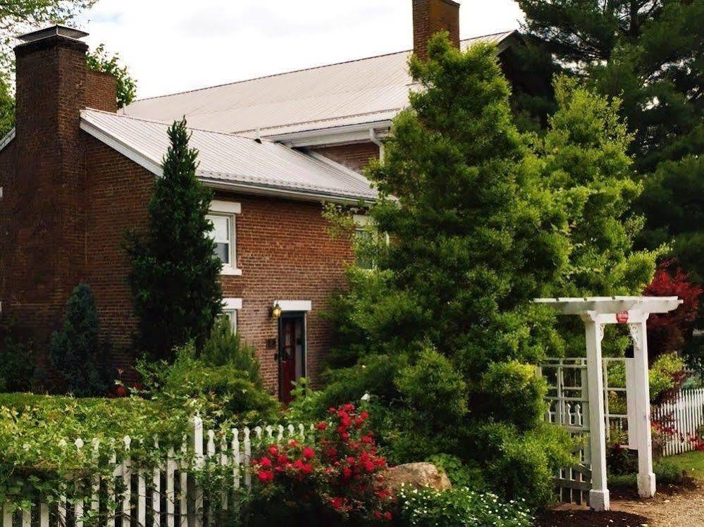 Old Caledonian Bed & Breakfast Exterior foto