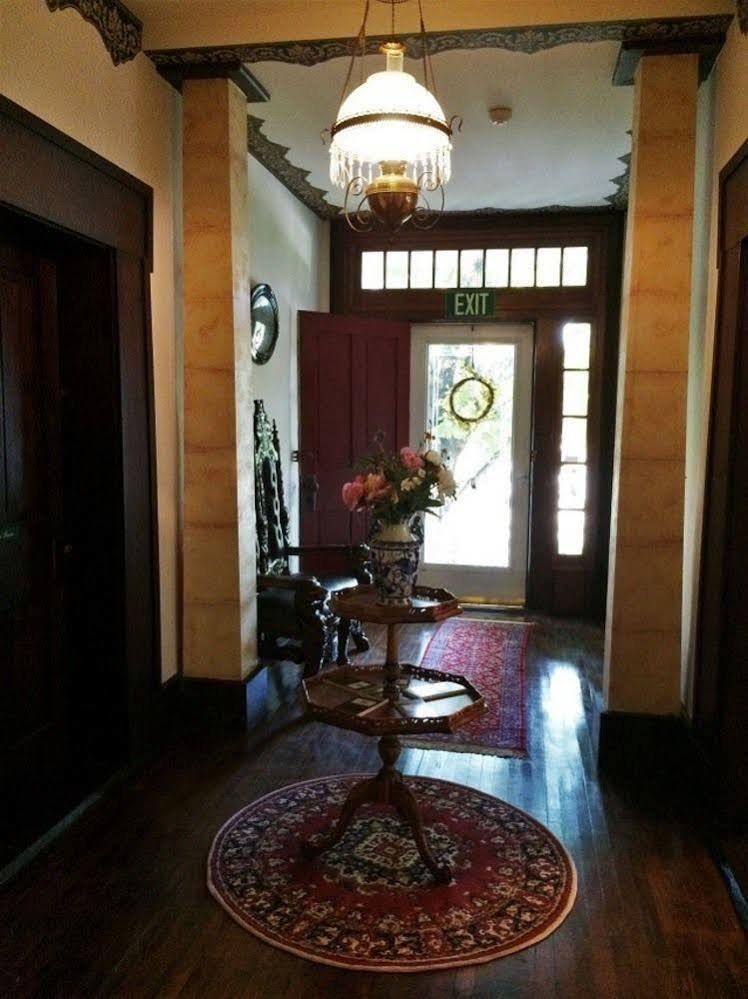 Old Caledonian Bed & Breakfast Exterior foto