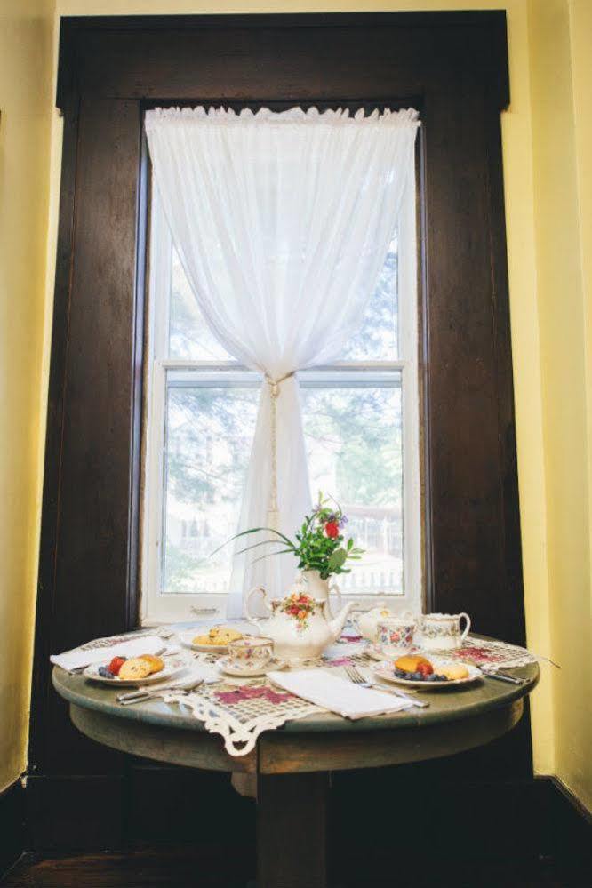 Old Caledonian Bed & Breakfast Exterior foto